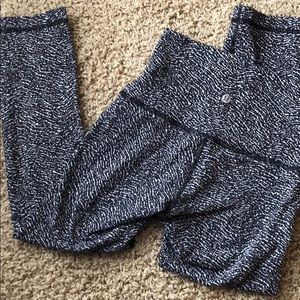 Crop Lululemon yoga pants
